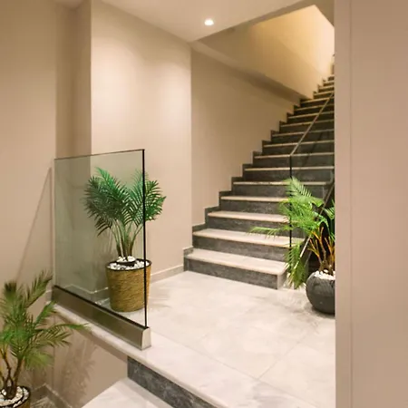 Daedalus Luxury - Seaview & Heated Pool Apartament *